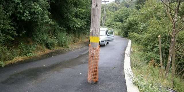 Ξάνθη: Κολόνα της ΔΕΗ “φύτρωσε” στη μέση του δρόμου