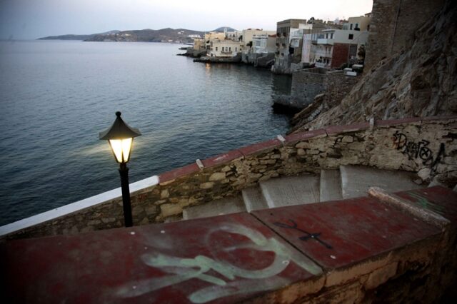 Στην ουρά για σπίτι στην Ελλάδα οι Βρετανοί