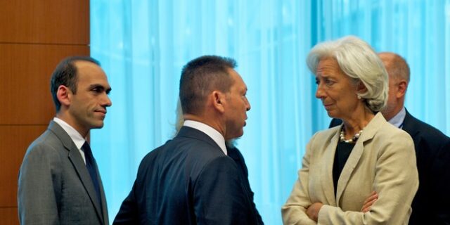Έκθεση ΔΝΤ για Ελλάδα: Ισχνή ανάπτυξη το 2014 και προειδοποιήσεις για νέες περικοπές