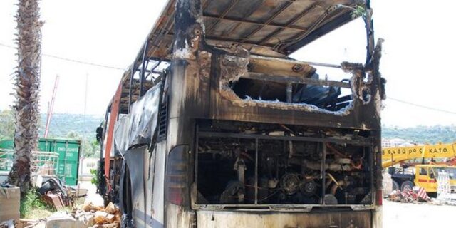 Φωτιά σε λεωφορείο του ΚΤΕΛ Καρδίτσας εν κινήσει