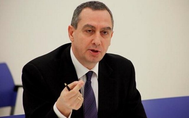 Γ. Μιχελάκης: “Όσοι αρνούνται να μετακινηθούν θα απολυθούν”
