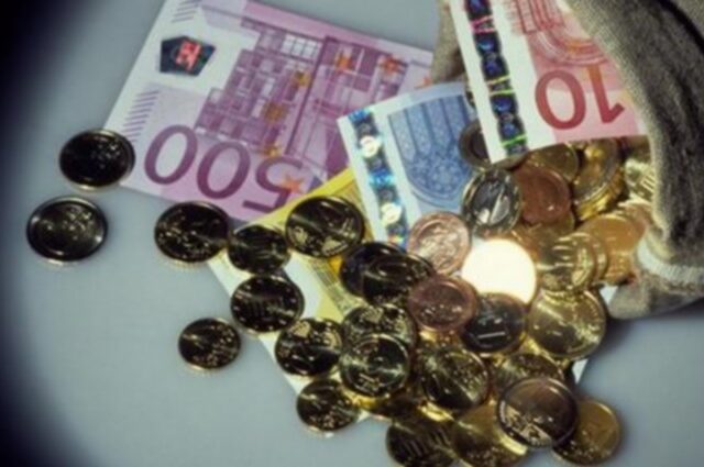 Ρύθμιση για φοροφυγάδες: Πληρώστε τοις μετρητοίς για να γλυτώσετε τη φυλακή