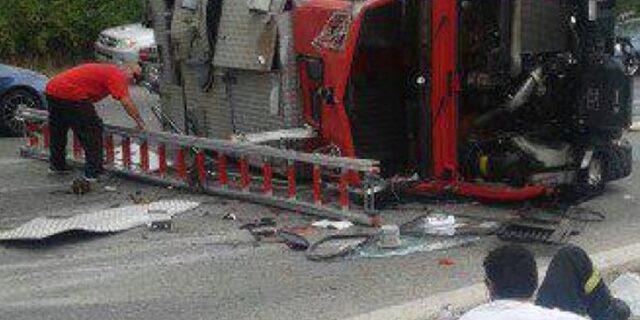 Καβάλα: Τρεις τραυματίες από ανατροπή πυροσβεστικού οχήματος