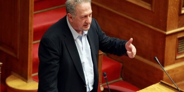 Σκανδαλίδης: Το ΠΑΣΟΚ πέθανε. Πλέον δανείζει στελέχη στα υπόλοιπα κόμματα