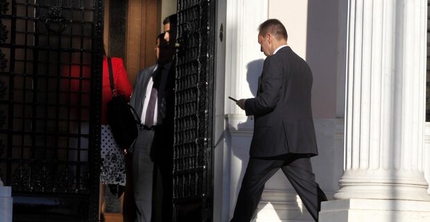 Νέα ραντεβού τρόικας – Στουρνάρα. Χωρίς την έγκρισή της θα κατατεθούν το νέο φορολογικό και ο προϋπολογισμός