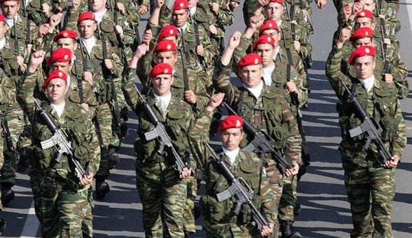 Αλλαγές στη στρατολογία και στις τιμητικές άδειες στο στρατό