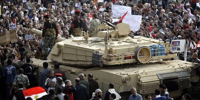 Τα τανκς είναι ο υπ’ αριθμόν ΕΝΑ κίνδυνος για τη Δημοκρατία