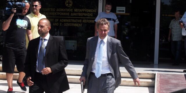 Φορολογική ασυλία σε τρόικα και Task Force με φωτογραφική διάταξη