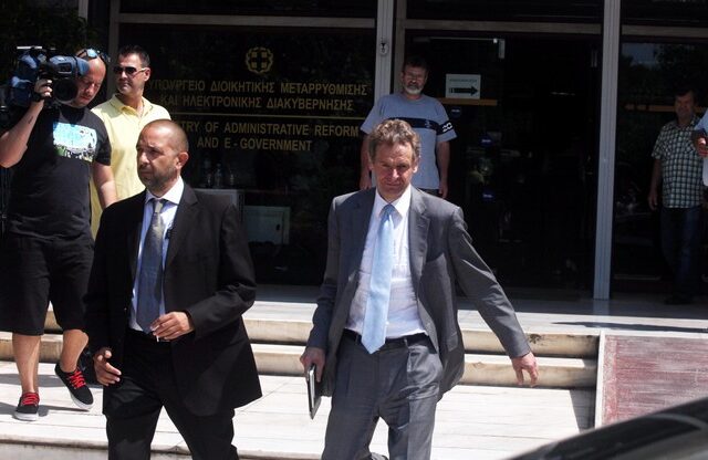 Φορολογική ασυλία σε τρόικα και Task Force με φωτογραφική διάταξη