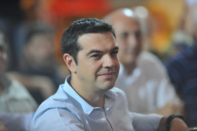 Τσίπρας στην Κ.Ε. του ΣΥΡΙΖΑ: “Δε μας αξίζει μια κυβέρνηση που διαπιστώνει ότι βρέχει ενώ τους φτύνουν”