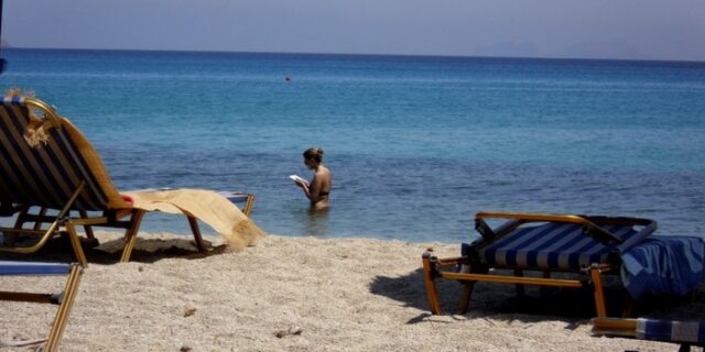 Ξαπλώστρα έκοψε το δάχτυλο τουρίστριας – Καταδικάστηκε ο ιδιοκτήτης