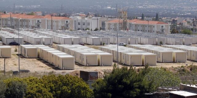 Φάκελος “Κλειστή φιλοξενία”. Αεροστεγώς