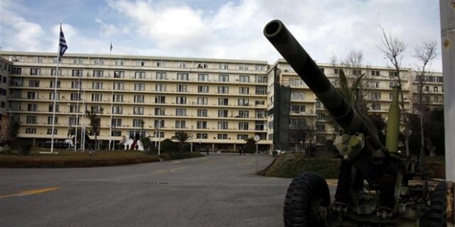 Σύσκεψη στο υπ. Άμυνας: Τα τρία σχέδια σε περίπτωση επέμβασης στη Συρία