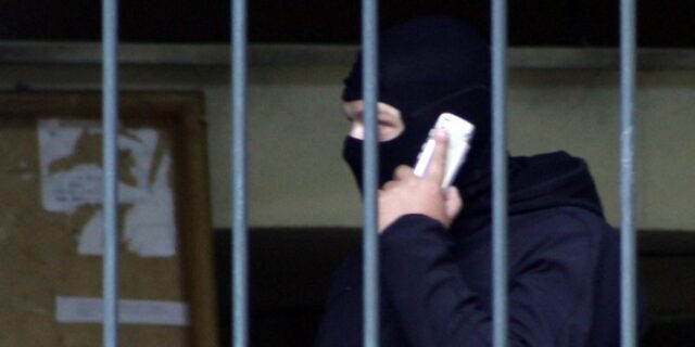 Έφοδος της Αντιτρομοκρατικής στο Κέντρο Υποδοχής Προσφύγων Λαυρίου
