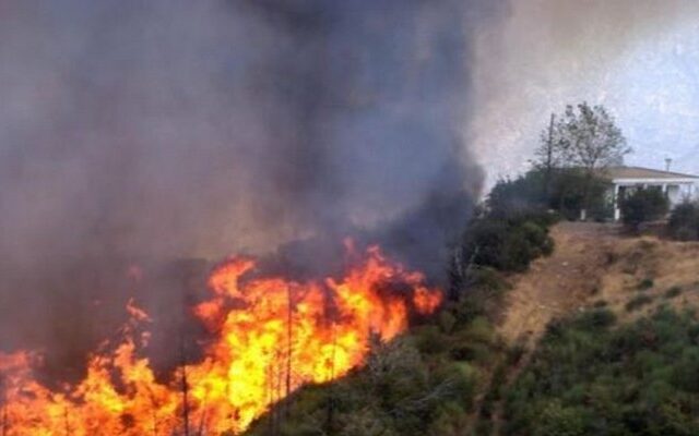 Χανιά: Επ’ αυτοφώρω σύλληψη 70χρονης για εμπρησμό από πρόθεση