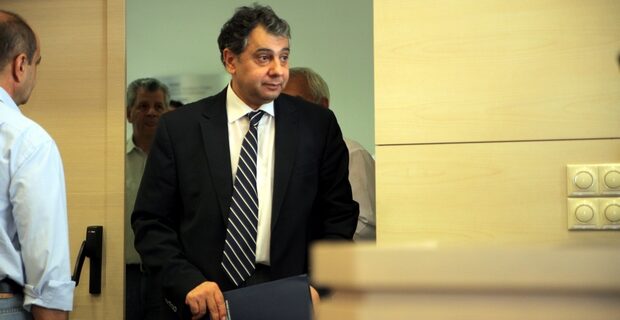Κορκίδης: Η τρόικα πιέζει για μειώσεις μισθών 32% στο λιανεμπόριο