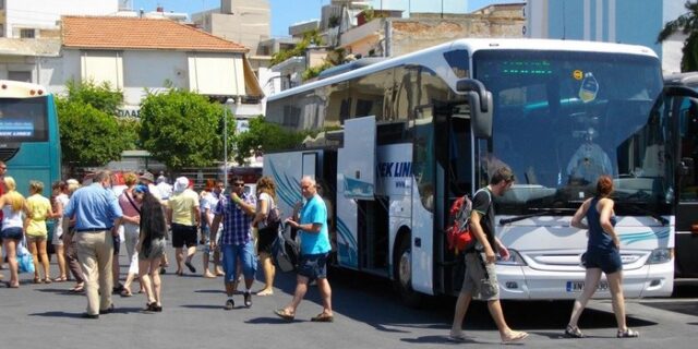 Χανιά: “Δωρεάν εισιτήρια μόνο για Ελληνάκια” σε λεωφορείο του ΚΤΕΛ