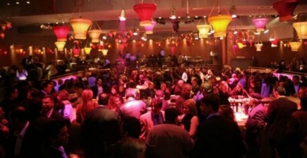 Το δεν πληρώνω επιχειρηματιών προσβάλει πρώτα από όλους τους πελάτες τους