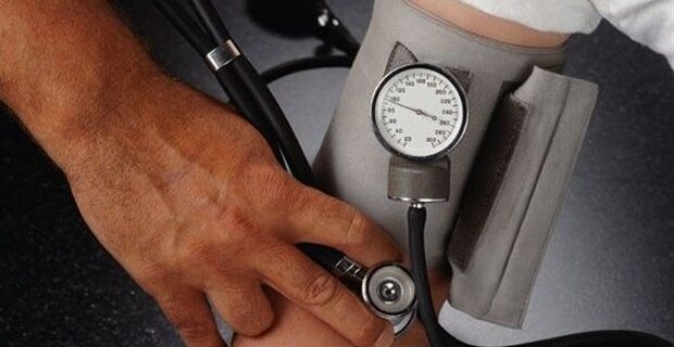 Mικρότερη πίεση για όσους την παρακολουθούν στο σπίτι με το πιεσόμετρο