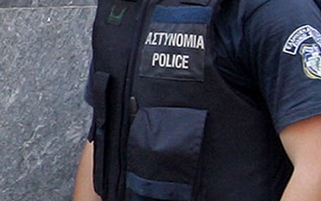 Συνελήφθη ταξιτζής για μεταφορά λαθρομεταναστών