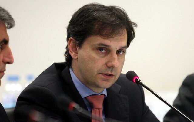 Θεοχάρης: Τρίτη ή Τετάρτη η πληρωμή του επιδόματος πετρελαίου