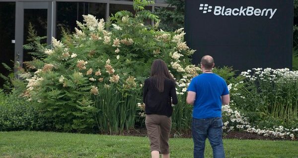 Η Blackberry απολύει του 40% του εργατικού της δυναμικού