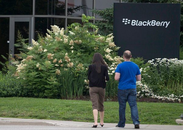 Η Blackberry απολύει του 40% του εργατικού της δυναμικού