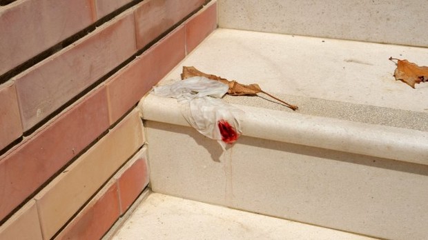 Έχασε τη μάχη με το θάνατο 4χρονος που έπεσε από τον 4ο όροφο της πολυκατοικίας του