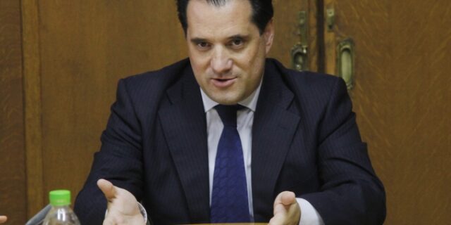 Γεωργιάδης: Πρώτα εξόφληση εισφορών στον ΟΑΕΕ, μετά επιστροφή νοσηλίων