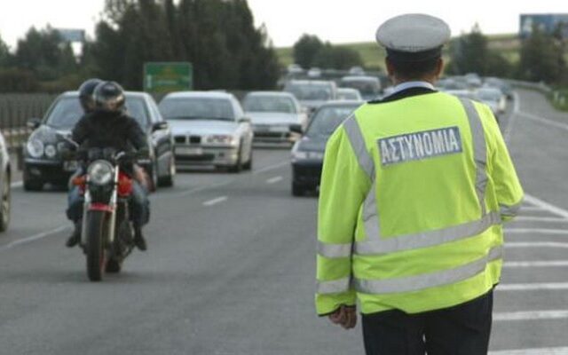 Θεσσαλονίκη: Αστυνομικός σκότωσε αγελάδα για να ρυθμίσει την κυκλοφορία