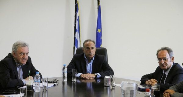 Πρυτάνεις σε Αρβανιτόπουλο: Δεν συναινούμε στην απομάκρυνση των 1500 διοικητικών