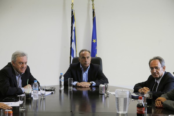 Πρυτάνεις σε Αρβανιτόπουλο: Δεν συναινούμε στην απομάκρυνση των 1500 διοικητικών