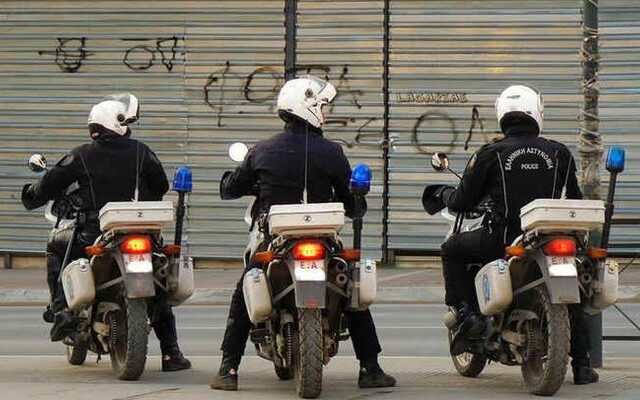 Θεσσαλονίκη: Αστυνομικός διακινούσε εξαρτήματα όπλων μέσω διαδικτύου