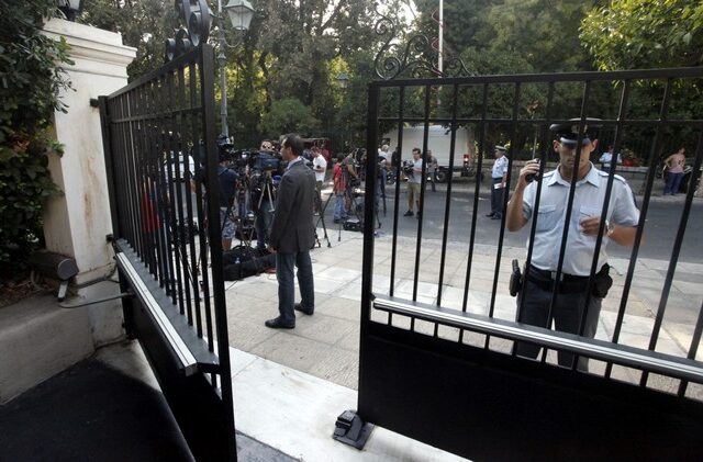 Επίδομα με “φωτογραφική” ρύθμιση στους αστυνομικούς Βουλής και Μαξίμου