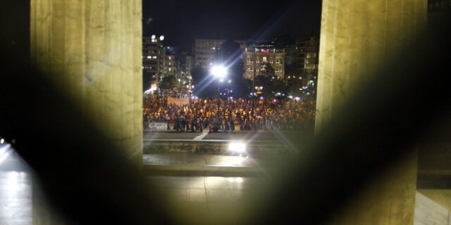 Συγκέντρωση εκπαιδευτικών στο Σύνταγμα