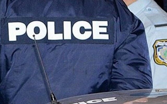 Σε διαθεσιμότητα αστυφύλακας για κλοπή εξατμίσεων από μοτοσυκλέτα