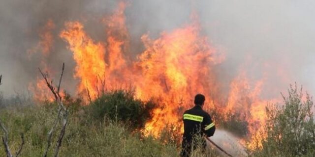 Υπό έλεγχο η φωτιά στο Λαμπίρι Αιγιαλείας