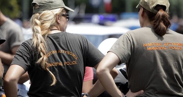 Δημοτικοί υπάλληλοι: Τι αλλάζει σε αξιολόγηση, μετατάξεις, εξαγορά συντάξιμων χρόνων