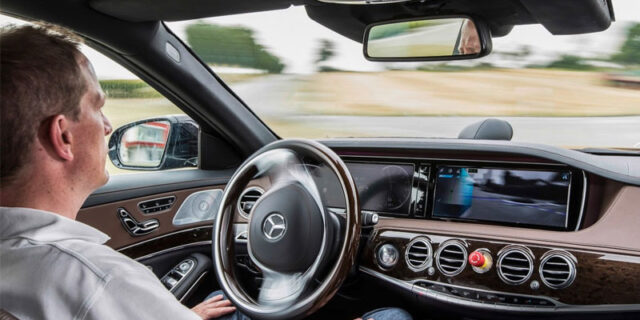 Βίντεο από την αυτοοδηγούμενη Mercedes S500 Intelligent Drive