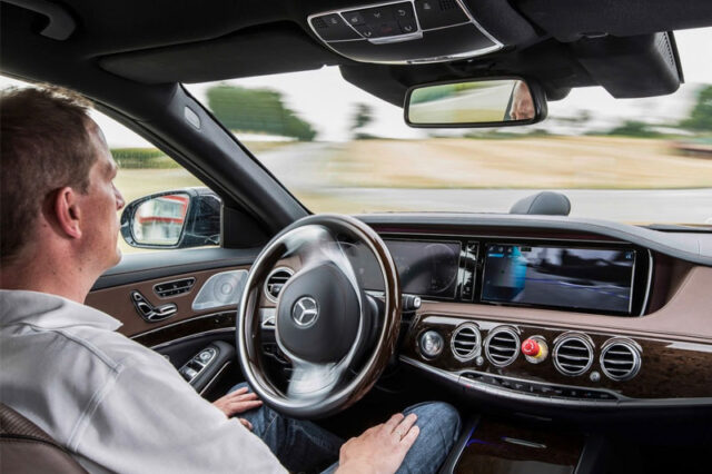 Βίντεο από την αυτοοδηγούμενη Mercedes S500 Intelligent Drive