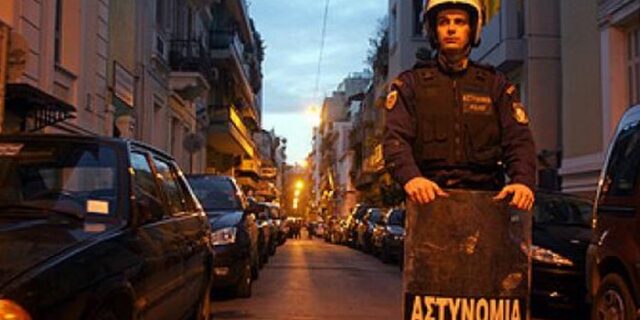 Νέες επιθέσεις κατά αστυνομικών στη Χ. Τρικούπη