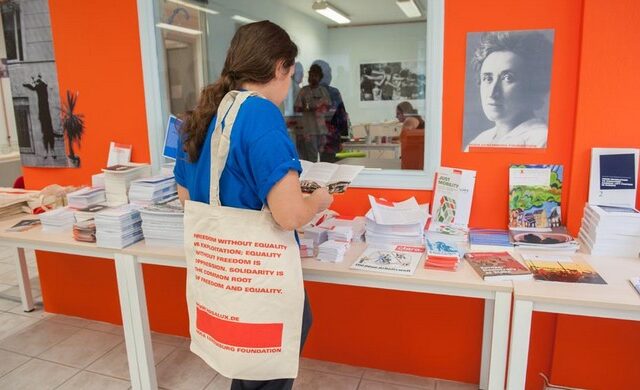 Ίδρυμα Ρόζα Λούξεμπουργκ: Η γερμανική πολιτική δεν εκφράζεται μόνο από την κυβέρνηση