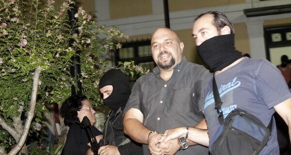 Χρυσή Αυγή: Ένοχοι Παναγιώταρος – Μπαρμπαρούσης