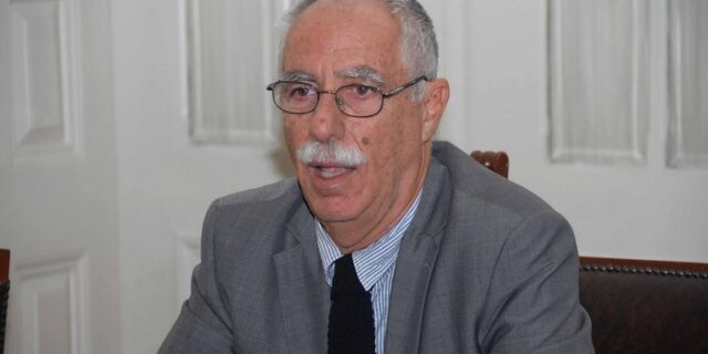“Παρέμβαση” αντιεξουσιαστών στο δημοτικό συμβούλιο Πάτρας