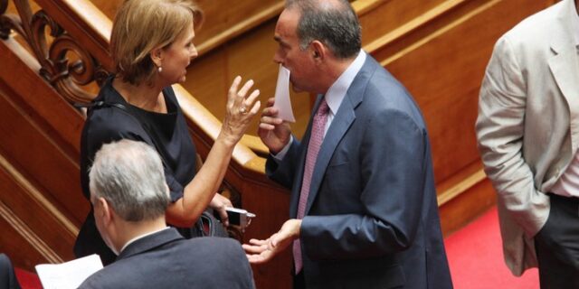 Νέο χτύπημα Ρεπούση: Νεκρή γλώσσα τα αρχαία ελληνικά. Να γίνουν προαιρετικό μάθημα