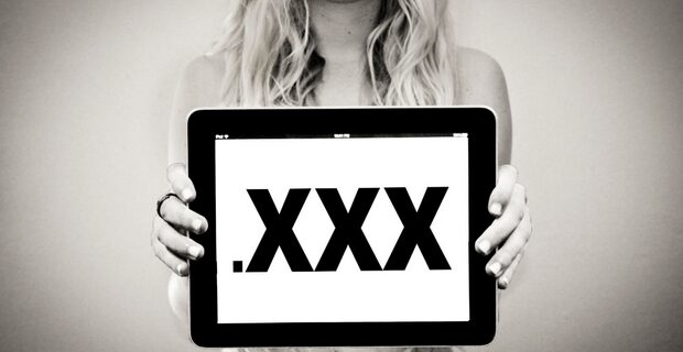 Η πειρατεία σκοτώνει … το πορνό