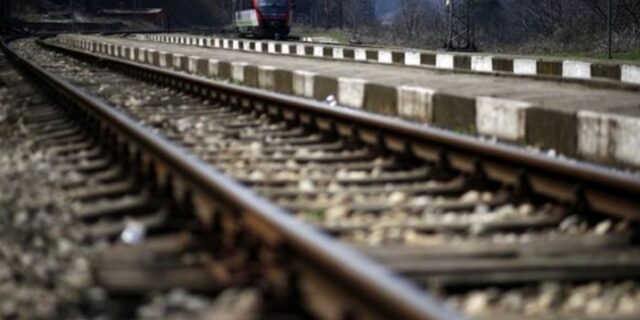 Ξάνθη: Συνελήφθησαν επ’ αυτοφώρω να κλέβουν 115 μεταλλικές βάσεις του ΟΣΕ