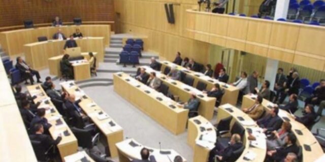 Στον “αέρα” η 2η δόση για την Κύπρο. Απορρίφθηκε μνημονιακό νομοσχέδιο