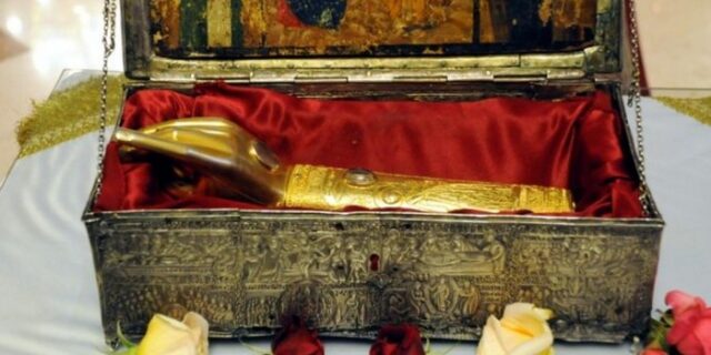 Ναύπακτος: Αμοιβή 15.000 ευρώ για κλεμμένο ιερό λείψανο
