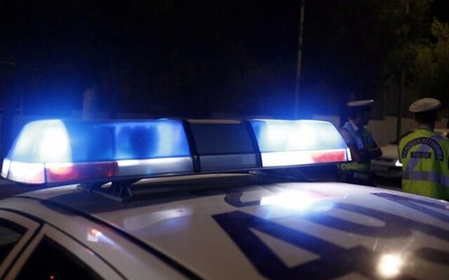 Συλλήψεις κοντά στα γραφεία της Χρυσής Αυγής στην Αρτέμιδα